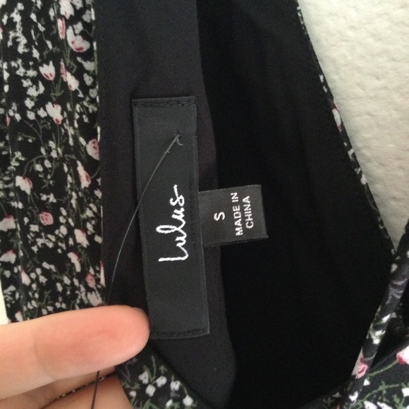 LULU’S NWT Maxi Floral Print V-Neck Dress Black Size Small - Picture 3 of 14